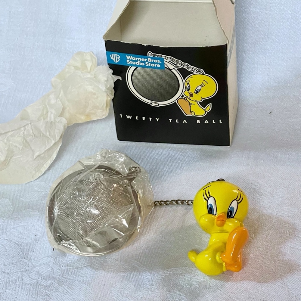 Vintage Warner Bros Studio Store Tweety Bird Tea Infuser Ball